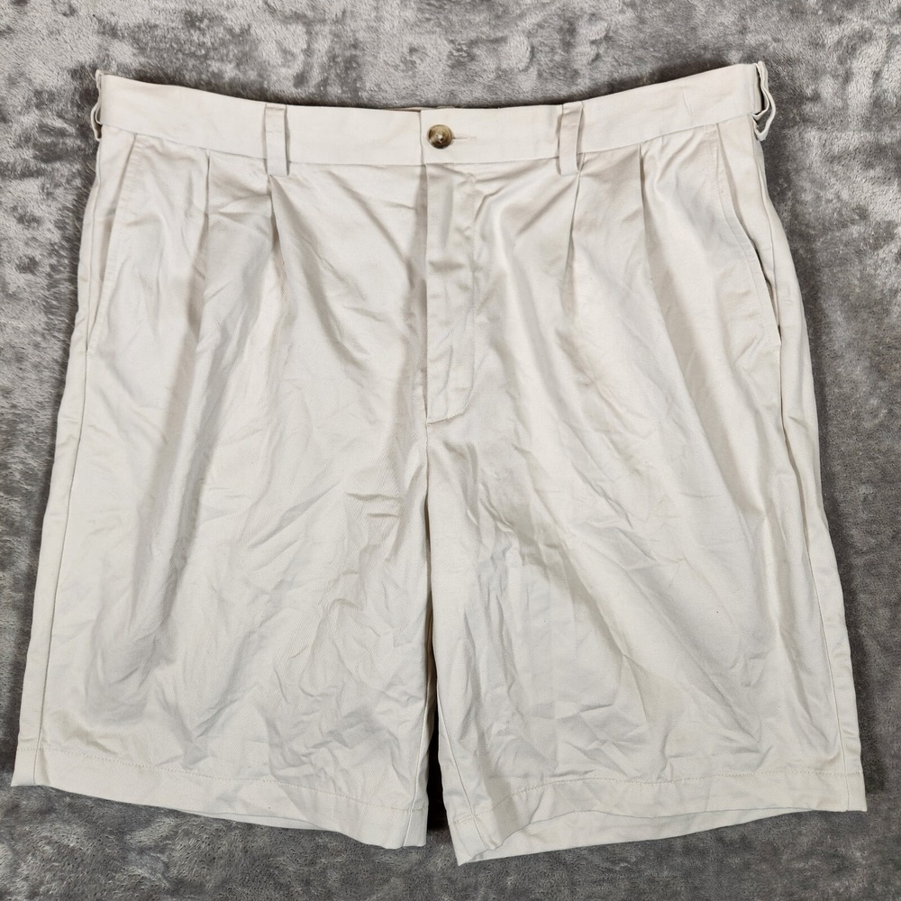 Roundtree &‎ Yorke Shorts Men's 40X10 Beige Pleated Front Casuals